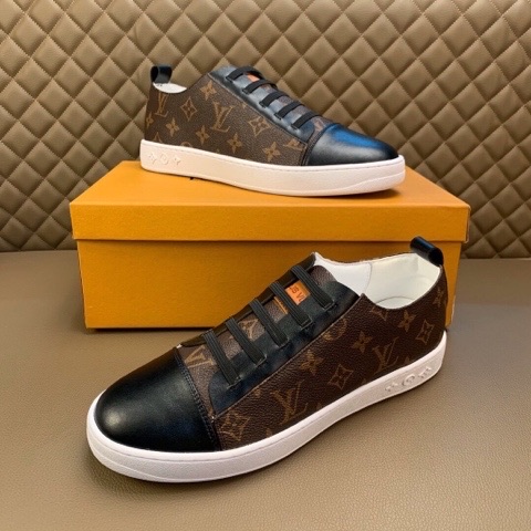 Men's Louis Vuitton Shoes-744